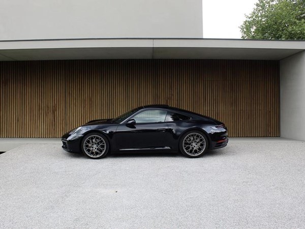 Porsche 992 Carrera