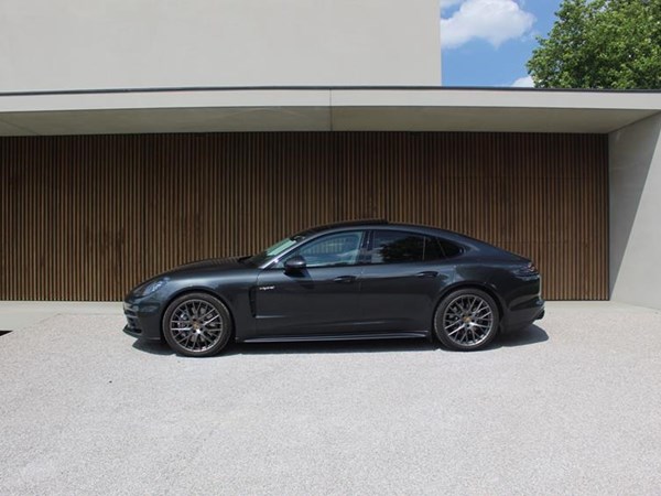 Porsche Panamera 4 E-Hybrid