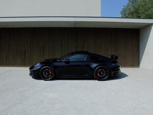 Porsche 992 Carrera 4 GTS