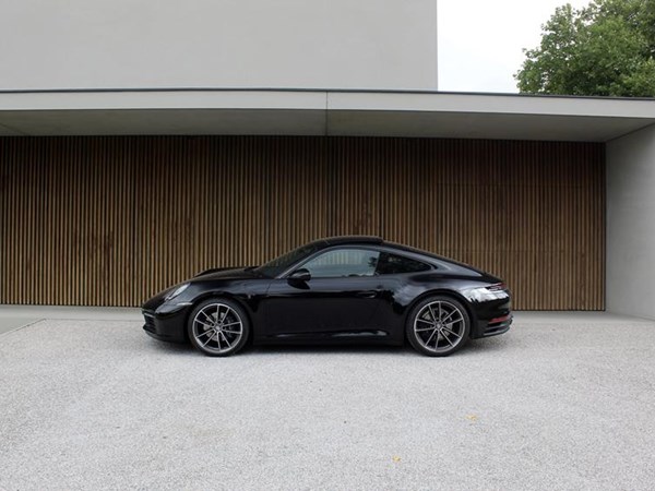 PORSCHE 992 CARRERA