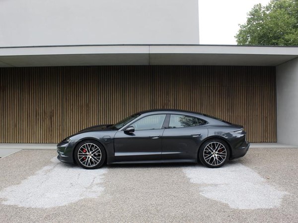 PORSCHE TAYCAN 4S