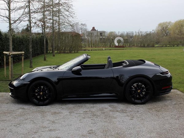 PORSCHE 992 CABRIO