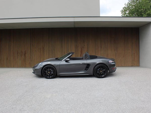 PORSCHE 718 BOXSTER
