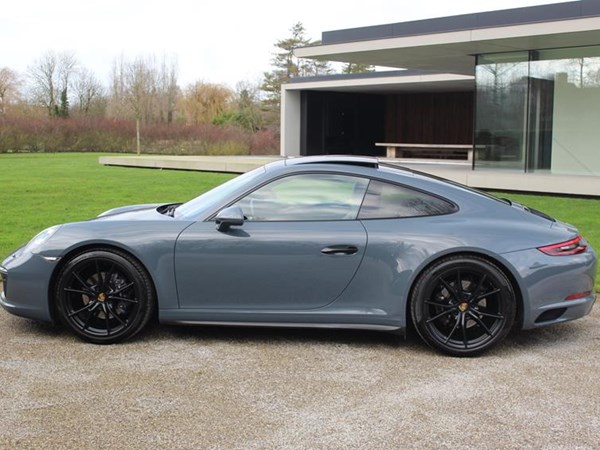 PORSCHE 991.2 CARRERA 4