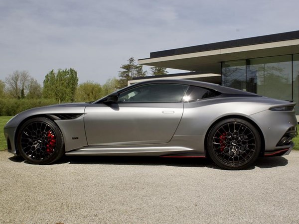 ASTON MARTIN DBS770 ULTIMATE
