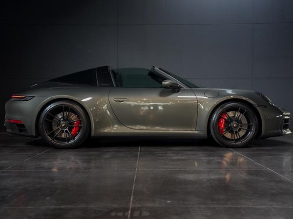 PORSCHE 992 TARGA 4 GTS
