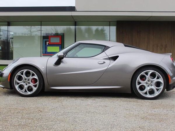 ALFA ROMEO 4C
