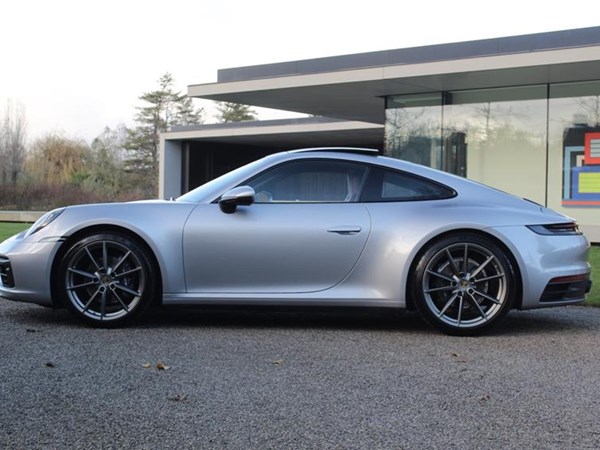PORSCHE 992 CARRERA